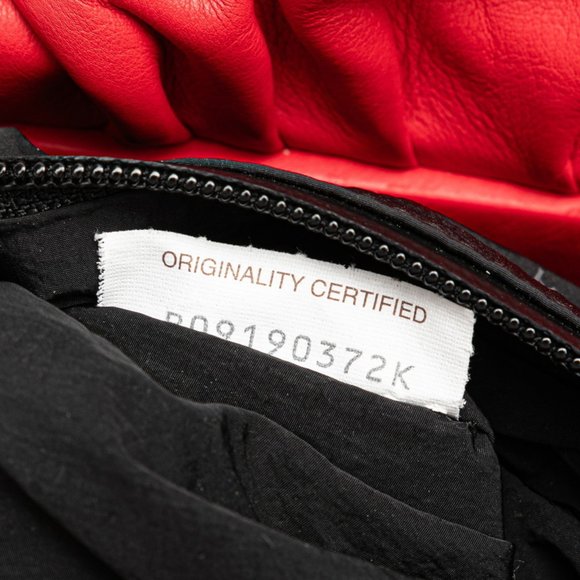 Bottega Veneta The Pouch Body Bag in Red and Black Leather for Women - Picture 11 of 12